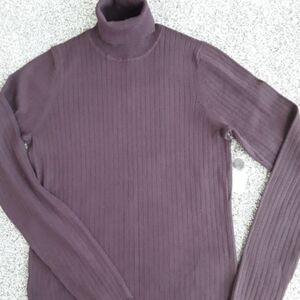 Ribbed Berry Turtleneck  Sweater, M